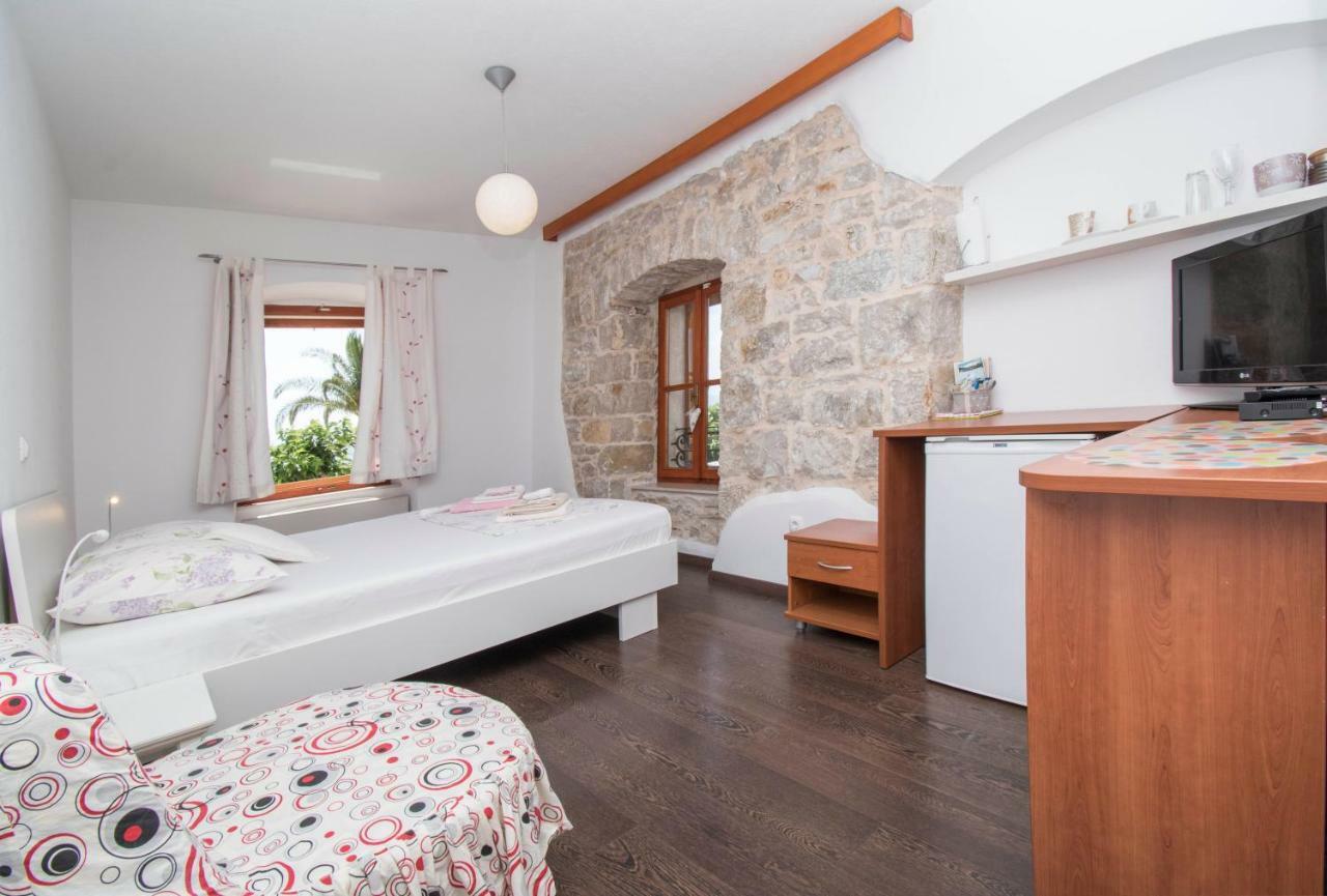 Oldhouse * Tučepi